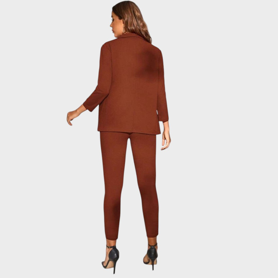 Sonja – Elegantní Kancelářský Kostým