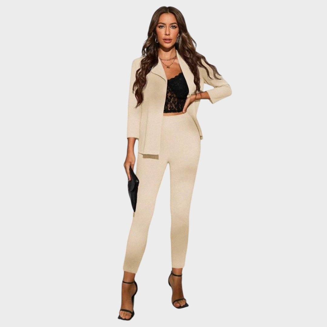 Sonja – Elegantní Kancelářský Kostým